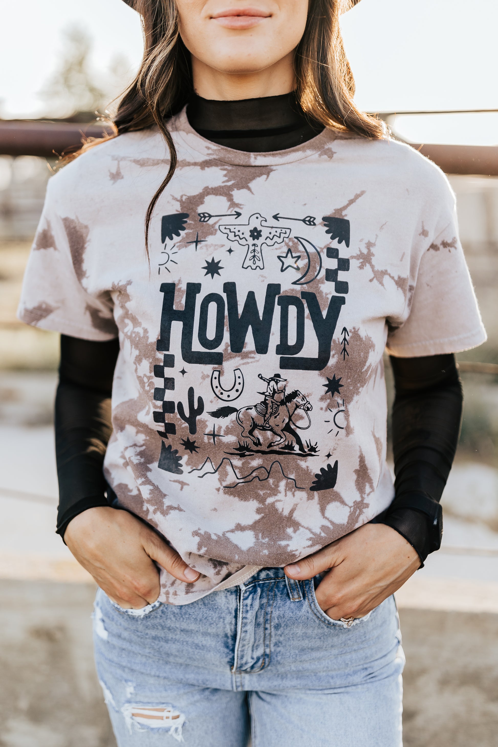 HOWDY ACID WASH TEE