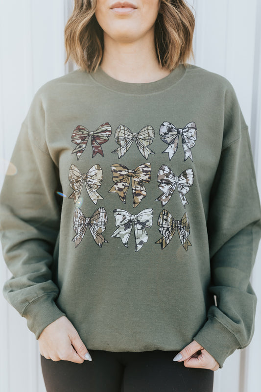 CAMO BOWS SWEATSHIRT